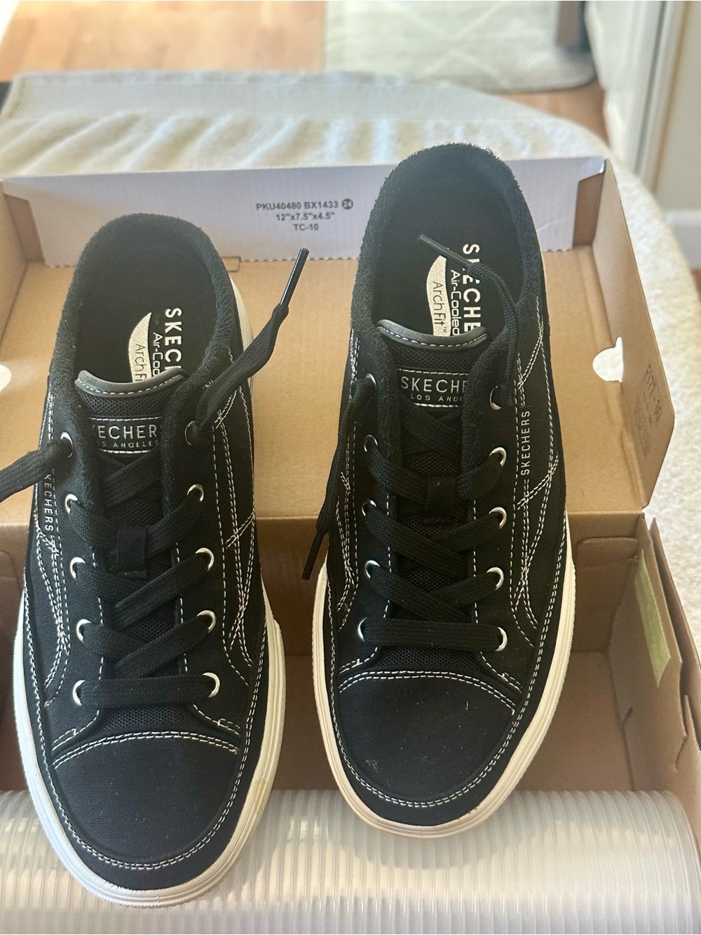 Skechers Black and White Women’s Sneakers